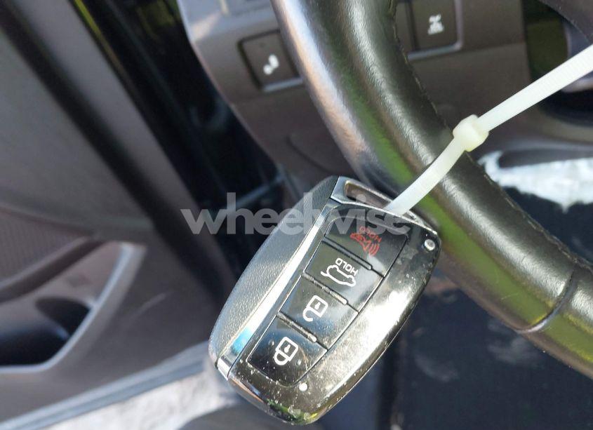 Photo 11 of 2017 Hyundai Santa FE LIMITED (VIN KM8SNDHF4HU166337)