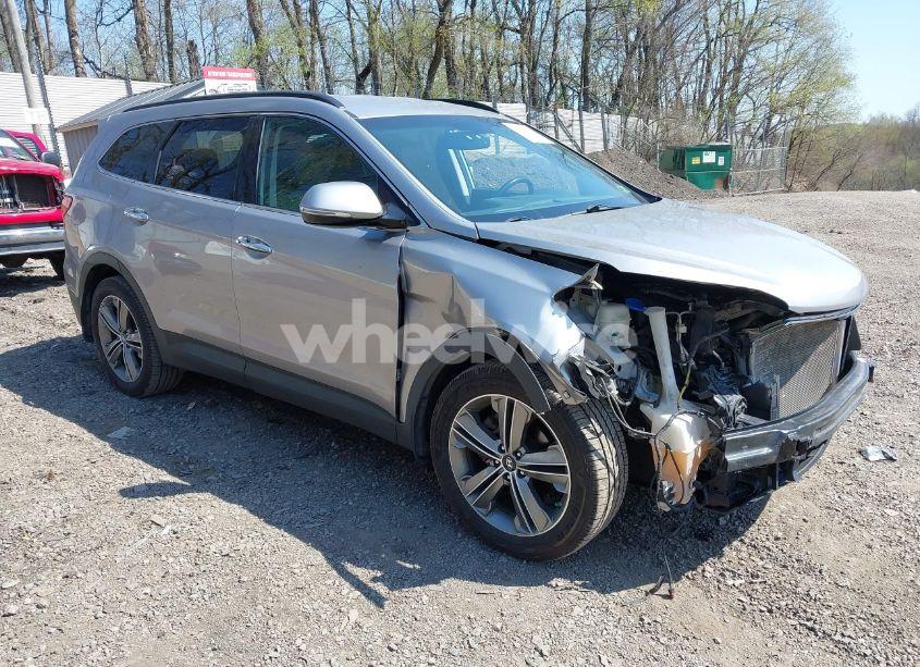 2015 Hyundai Santa FE GLS (VIN KM8SNDHFXFU092676) main photo