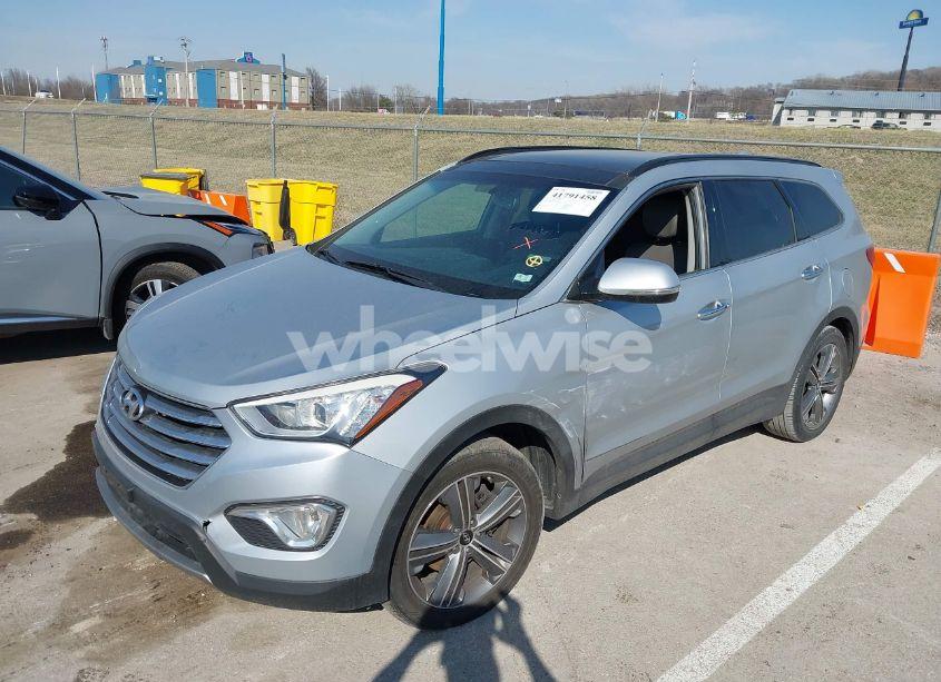 Photo 2 of 2016 Hyundai Santa FE SE (VIN KM8SR4HF5GU156788)