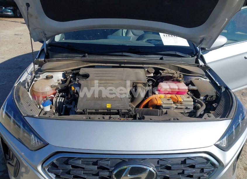 Photo 10 of 2020 Hyundai Ioniq HYBRID LIMITED (VIN KMHC05LC1LU241784)
