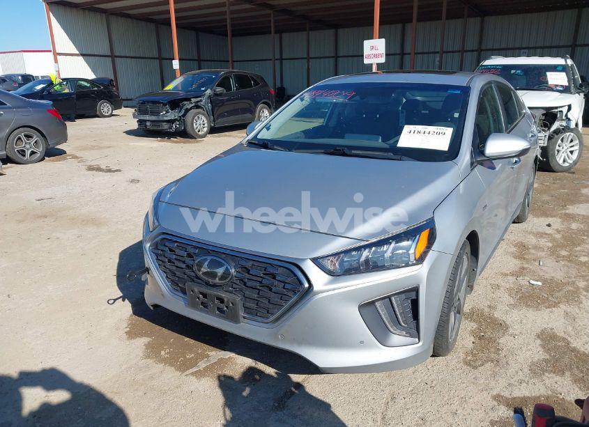 Photo 2 of 2020 Hyundai Ioniq HYBRID LIMITED (VIN KMHC05LC1LU241784)