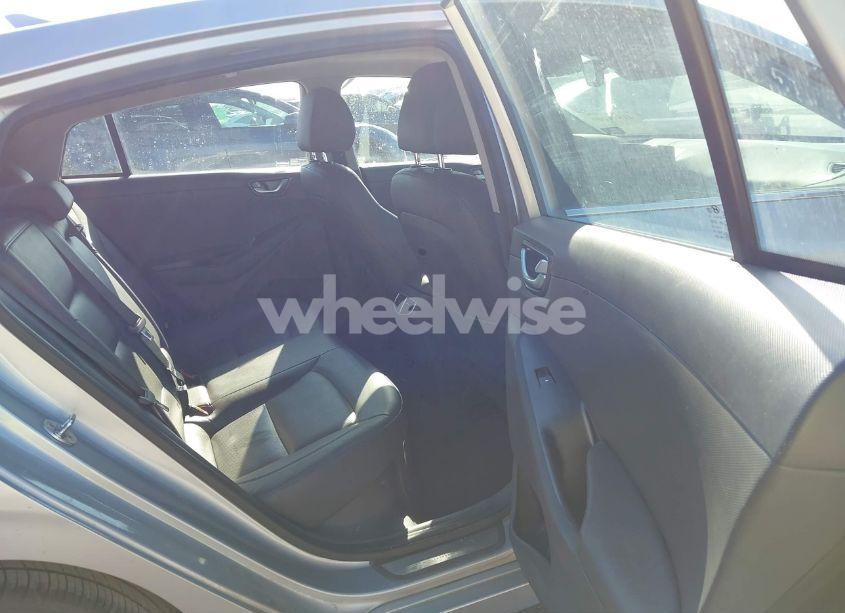 Photo 8 of 2020 Hyundai Ioniq HYBRID LIMITED (VIN KMHC05LC1LU241784)