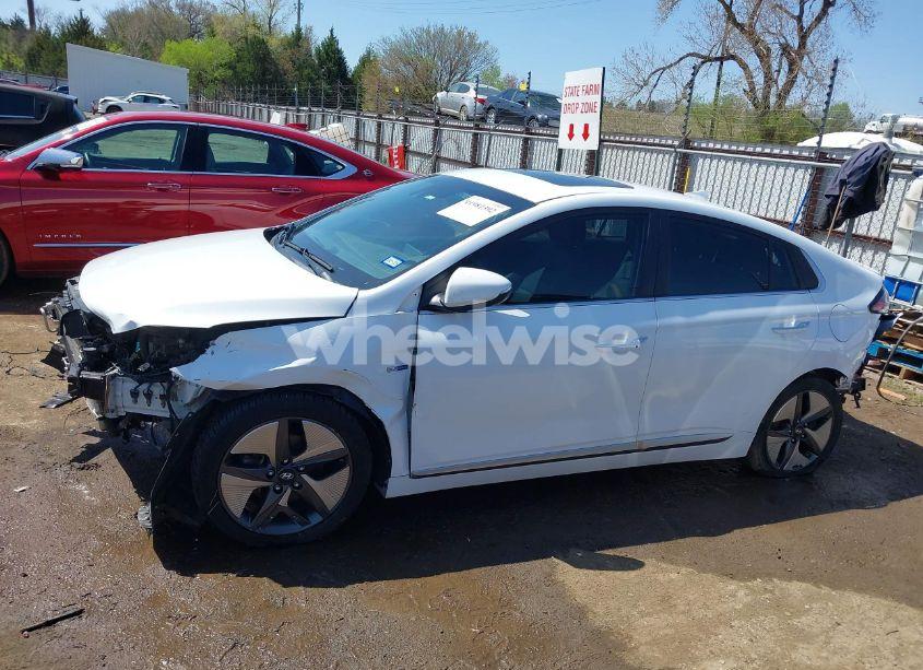 Photo 14 of 2020 Hyundai Ioniq HYBRID LIMITED (VIN KMHC05LC5LU212353)