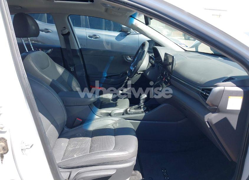 Photo 8 of 2020 Hyundai Ioniq HYBRID LIMITED (VIN KMHC05LC5LU212353)