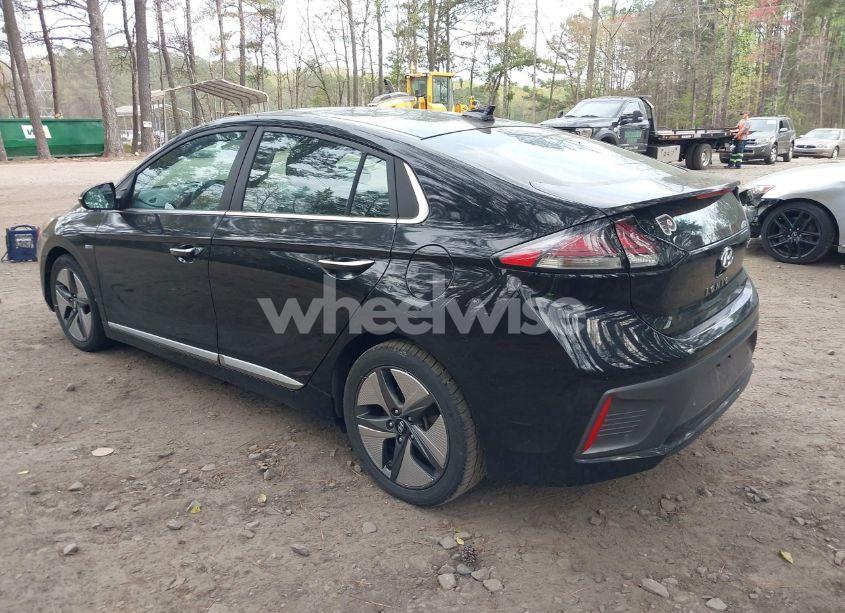 Photo 3 of 2020 Hyundai Ioniq HYBRID LIMITED (VIN KMHC05LC5LU232442)