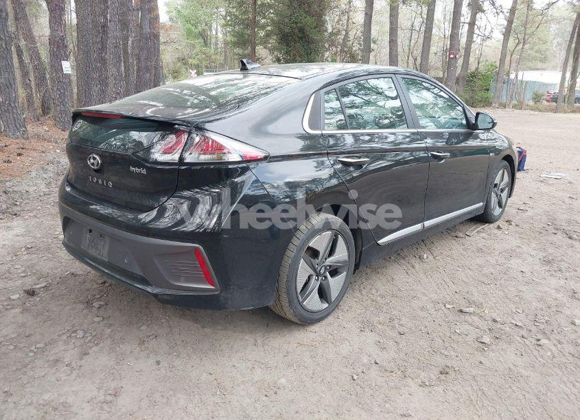 Photo 4 of 2020 Hyundai Ioniq HYBRID LIMITED (VIN KMHC05LC5LU232442)