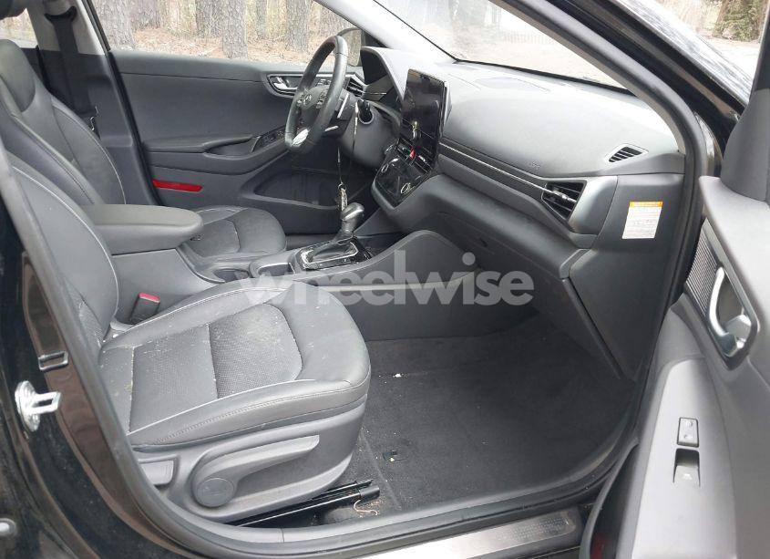 Photo 5 of 2020 Hyundai Ioniq HYBRID LIMITED (VIN KMHC05LC5LU232442)