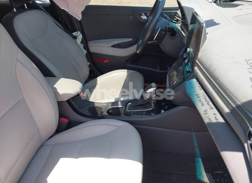 Photo 5 of 2022 Hyundai Ioniq HYBRID LIMITED (VIN KMHC05LC5NU270689)