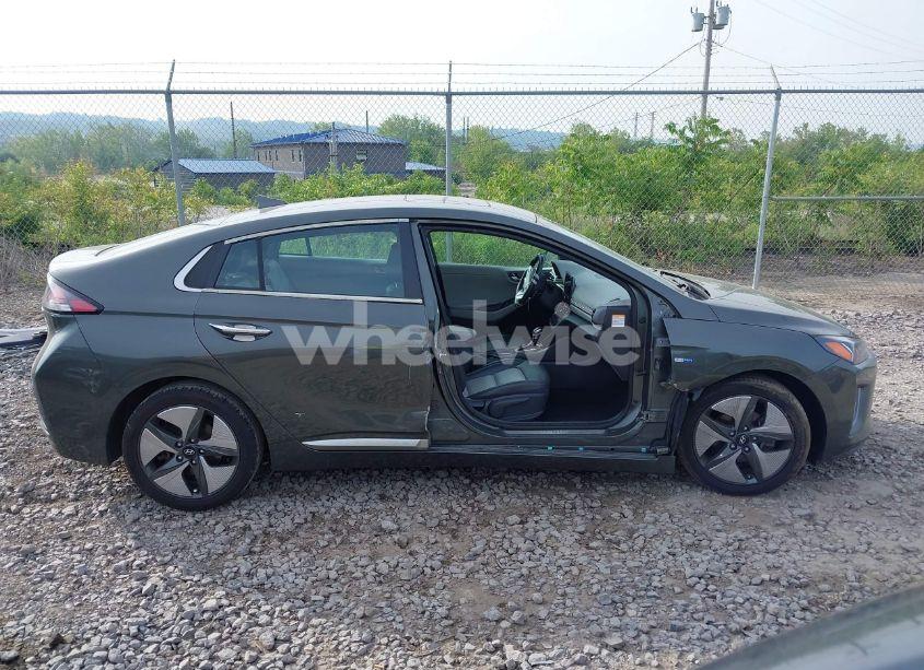 Photo 13 of 2020 Hyundai Ioniq HYBRID LIMITED (VIN KMHC05LC7LU241773)