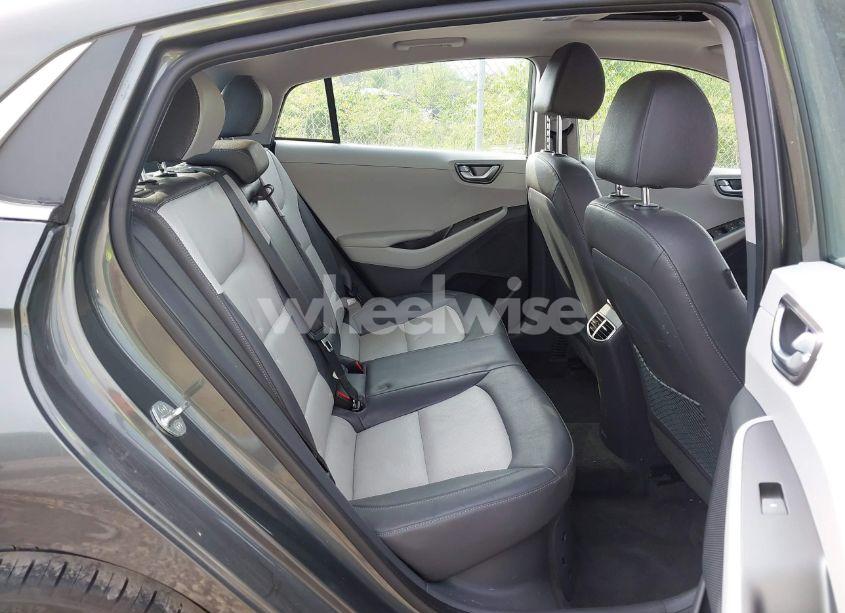 Photo 8 of 2020 Hyundai Ioniq HYBRID LIMITED (VIN KMHC05LC7LU241773)