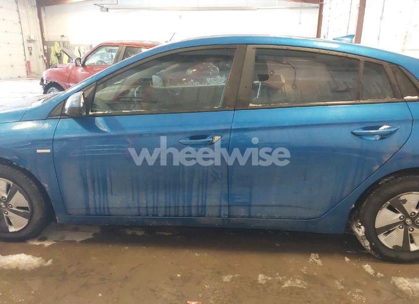 Photo 14 of 2017 Hyundai Ioniq HYBRID BLUE (VIN KMHC65LC1HU036827)