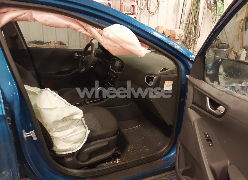 Photo 5 of 2017 Hyundai Ioniq HYBRID BLUE (VIN KMHC65LC1HU036827)