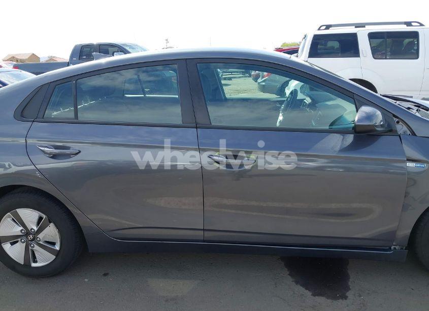 Photo 14 of 2019 Hyundai Ioniq HYBRID BLUE (VIN KMHC65LC1KU174214)