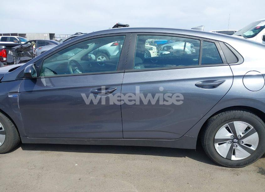 Photo 15 of 2019 Hyundai Ioniq HYBRID BLUE (VIN KMHC65LC1KU174214)