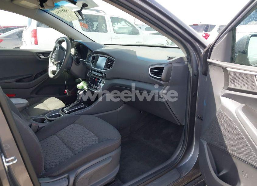 Photo 5 of 2019 Hyundai Ioniq HYBRID BLUE (VIN KMHC65LC1KU174214)