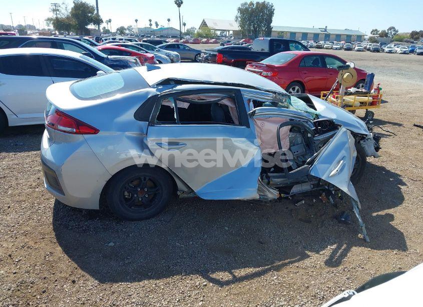 Photo 13 of 2020 Hyundai Ioniq HYBRID BLUE (VIN KMHC65LC5LU233802)