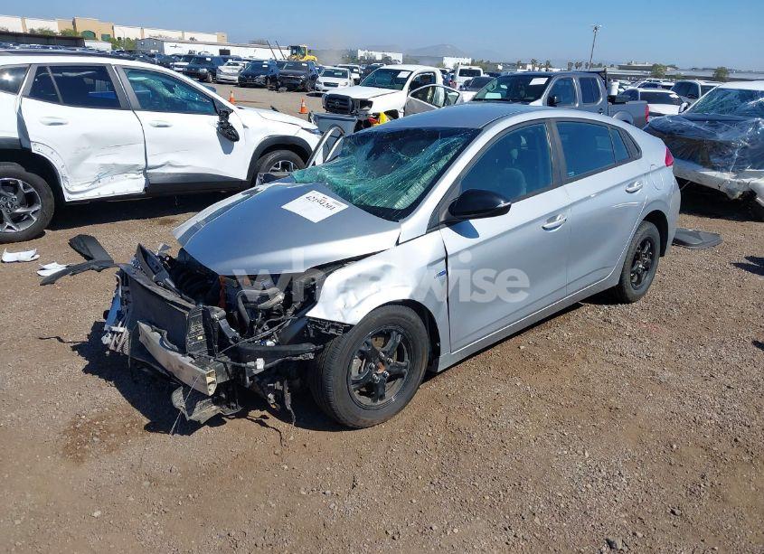 Photo 2 of 2020 Hyundai Ioniq HYBRID BLUE (VIN KMHC65LC5LU233802)