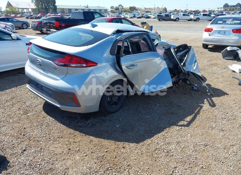 Photo 4 of 2020 Hyundai Ioniq HYBRID BLUE (VIN KMHC65LC5LU233802)