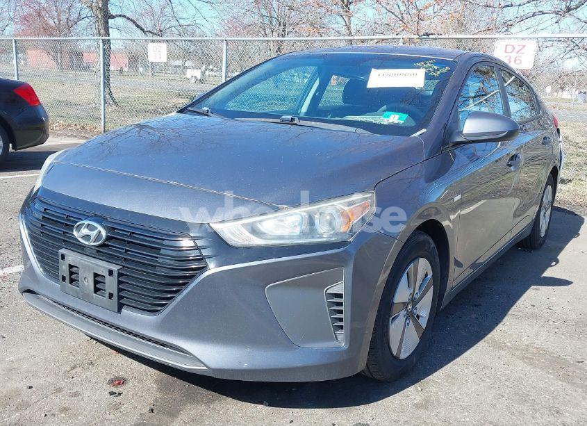 Photo 2 of 2018 Hyundai Ioniq HYBRID BLUE (VIN KMHC65LC7JU065772)