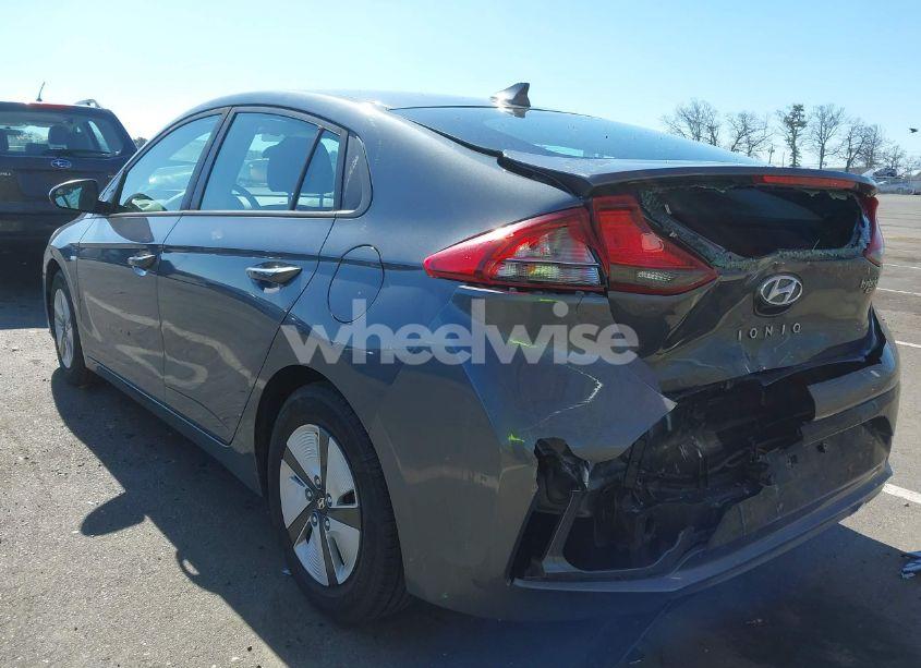 Photo 3 of 2018 Hyundai Ioniq HYBRID BLUE (VIN KMHC65LC7JU065772)