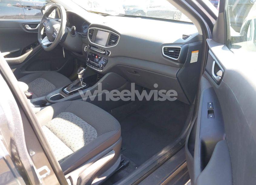 Photo 5 of 2018 Hyundai Ioniq HYBRID BLUE (VIN KMHC65LC7JU065772)