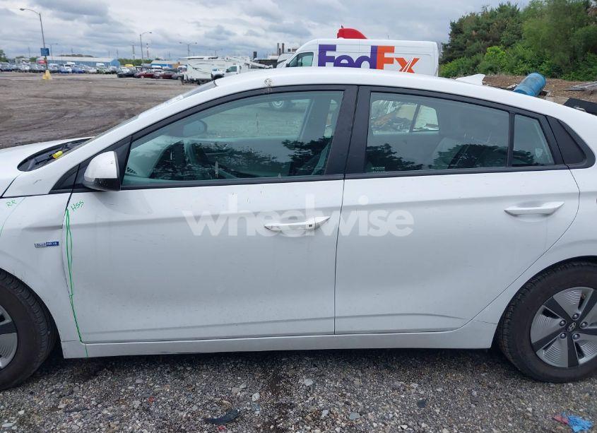 Photo 14 of 2020 Hyundai Ioniq HYBRID BLUE (VIN KMHC65LC8LU215813)