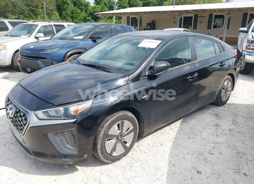 Photo 2 of 2020 Hyundai Ioniq HYBRID BLUE (VIN KMHC65LC8LU239139)