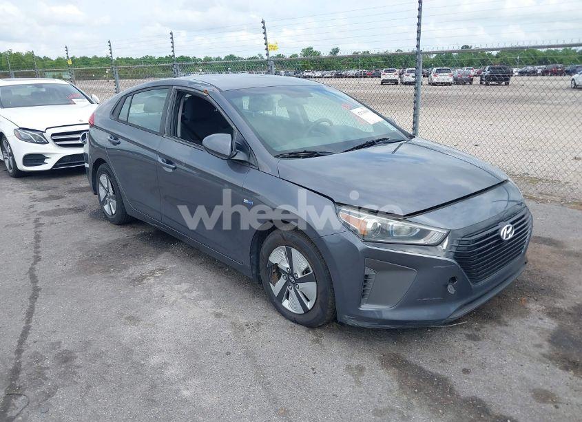 2018 Hyundai Ioniq HYBRID BLUE (VIN KMHC65LC9JU077745) main photo