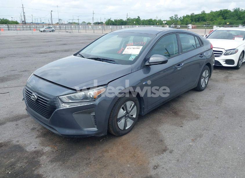 Photo 14 of 2018 Hyundai Ioniq HYBRID BLUE (VIN KMHC65LC9JU077745)
