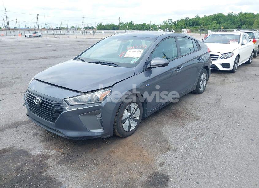 Photo 2 of 2018 Hyundai Ioniq HYBRID BLUE (VIN KMHC65LC9JU077745)