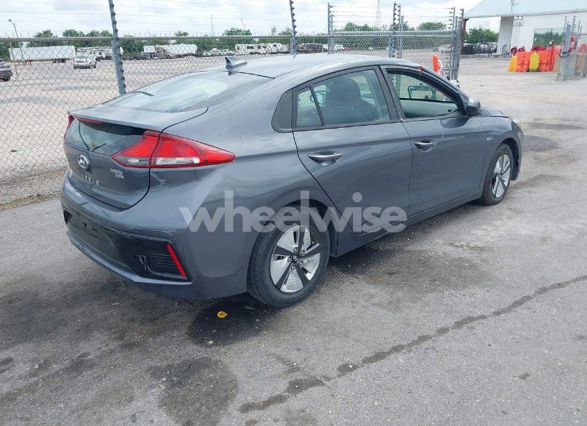 Photo 4 of 2018 Hyundai Ioniq HYBRID BLUE (VIN KMHC65LC9JU077745)
