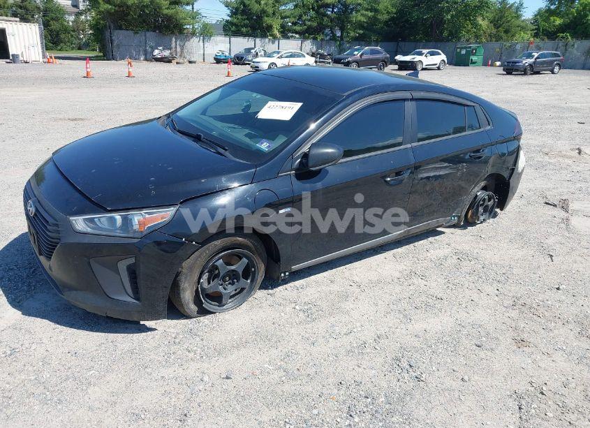 Photo 2 of 2019 Hyundai Ioniq PLUG-IN HYBRID (VIN KMHC65LD5KU172667)