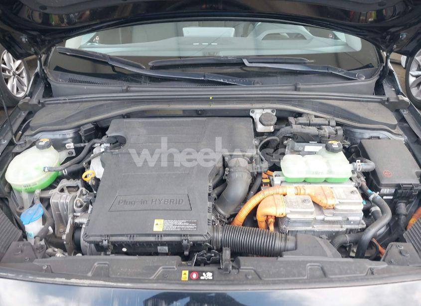Photo 10 of 2020 Hyundai Ioniq PLUG-IN HYBRID SE (VIN KMHC65LD7LU228965)