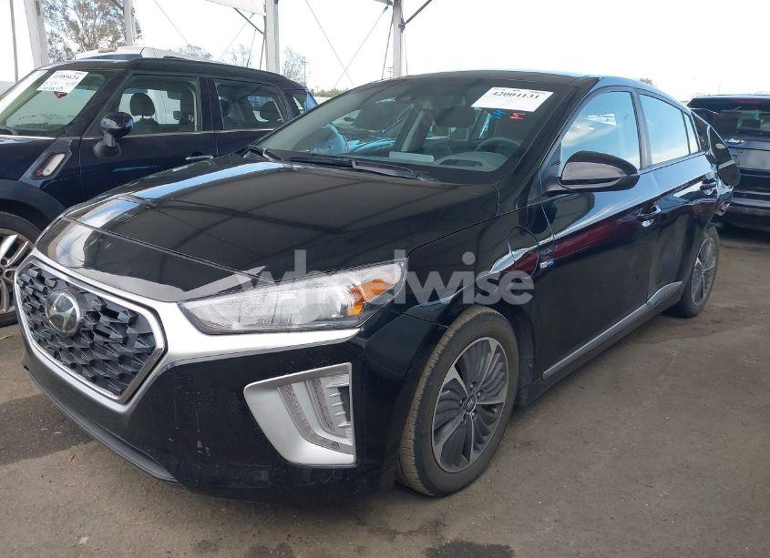 Photo 2 of 2020 Hyundai Ioniq PLUG-IN HYBRID SE (VIN KMHC65LD7LU228965)