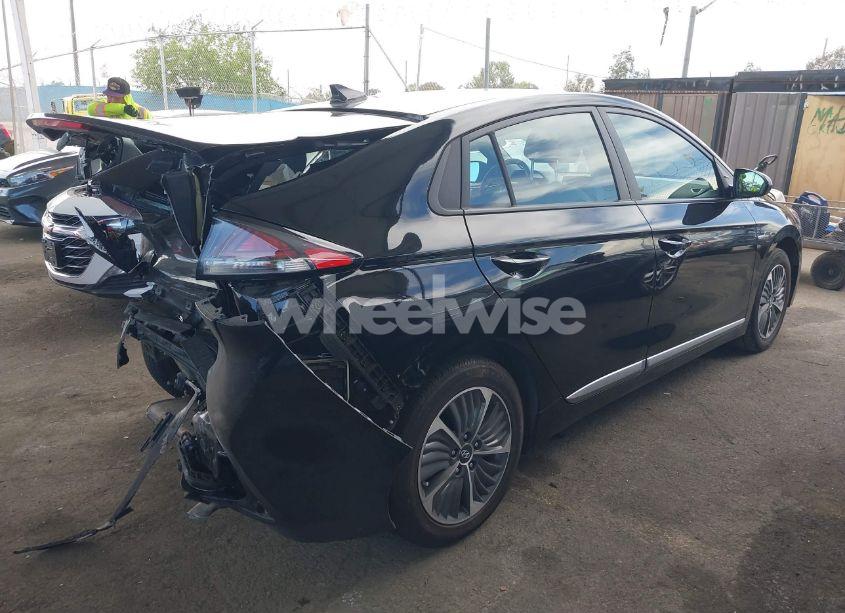 Photo 4 of 2020 Hyundai Ioniq PLUG-IN HYBRID SE (VIN KMHC65LD7LU228965)