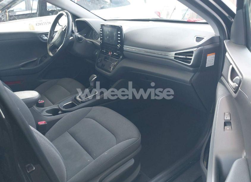 Photo 5 of 2020 Hyundai Ioniq PLUG-IN HYBRID SE (VIN KMHC65LD7LU228965)