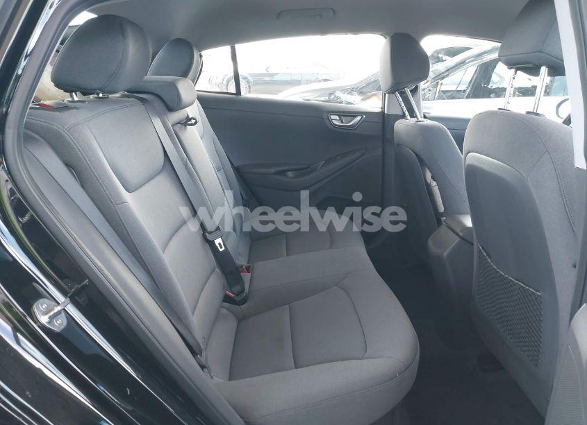 Photo 8 of 2020 Hyundai Ioniq PLUG-IN HYBRID SE (VIN KMHC65LD7LU228965)
