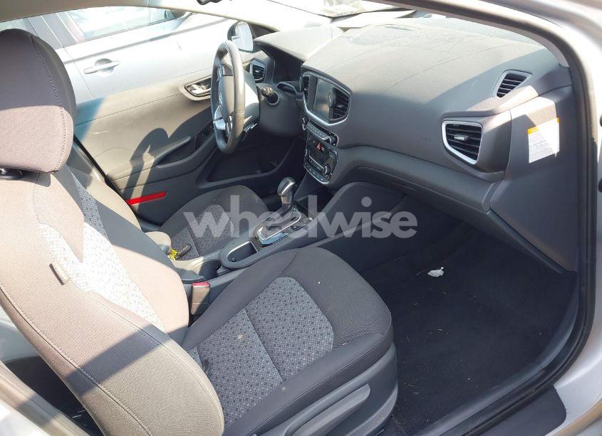 Photo 5 of 2019 Hyundai Ioniq PLUG-IN HYBRID (VIN KMHC65LD9KU159906)