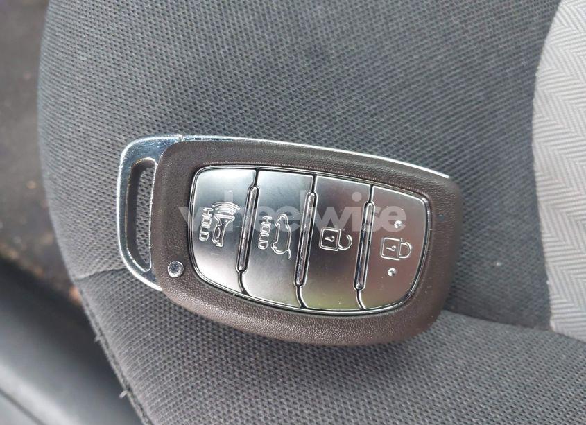 Photo 11 of 2020 Hyundai Ioniq HYBRID SE (VIN KMHC75LC0LU242355)