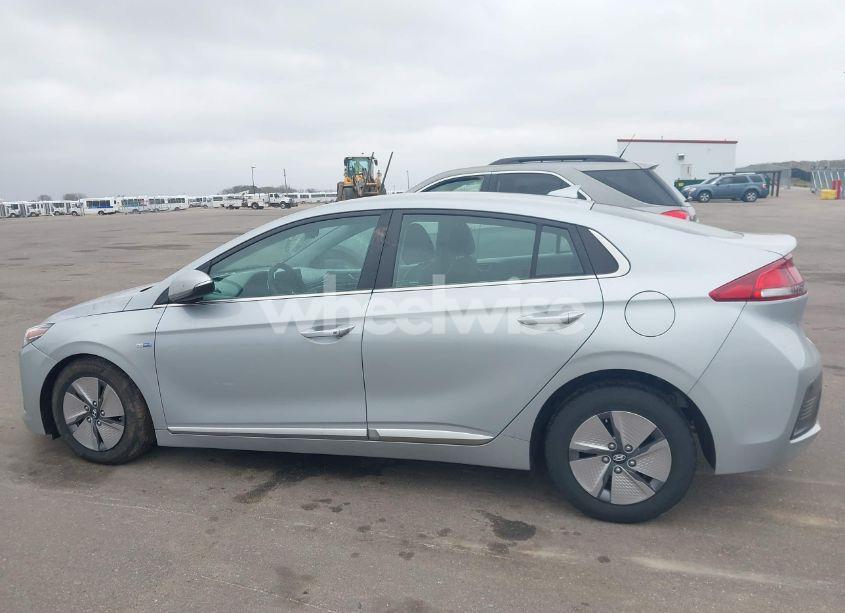 Photo 14 of 2020 Hyundai Ioniq HYBRID SE (VIN KMHC75LC0LU242355)