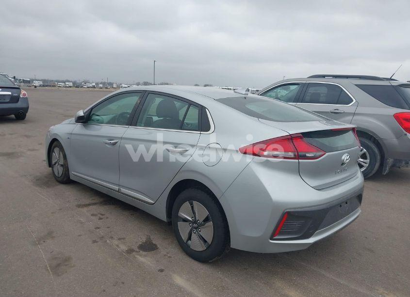 Photo 3 of 2020 Hyundai Ioniq HYBRID SE (VIN KMHC75LC0LU242355)