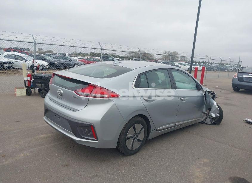Photo 4 of 2020 Hyundai Ioniq HYBRID SE (VIN KMHC75LC0LU242355)