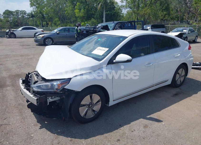 Photo 2 of 2022 Hyundai Ioniq HYBRID SE (VIN KMHC75LC1NU282432)