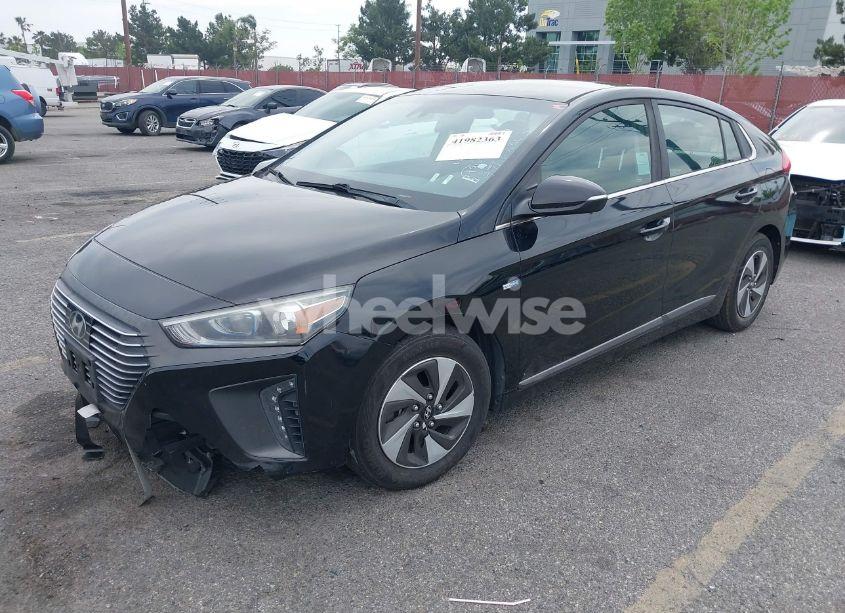 Photo 2 of 2018 Hyundai Ioniq HYBRID SEL (VIN KMHC75LC2JU101364)