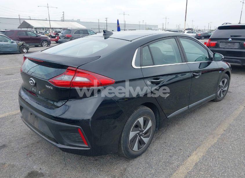 Photo 4 of 2018 Hyundai Ioniq HYBRID SEL (VIN KMHC75LC2JU101364)