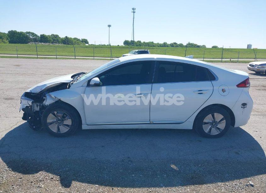 Photo 14 of 2021 Hyundai Ioniq HYBRID SE (VIN KMHC75LC5MU248525)