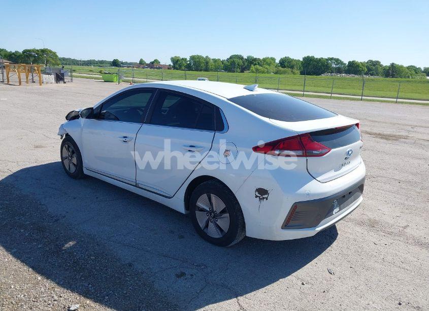 Photo 3 of 2021 Hyundai Ioniq HYBRID SE (VIN KMHC75LC5MU248525)