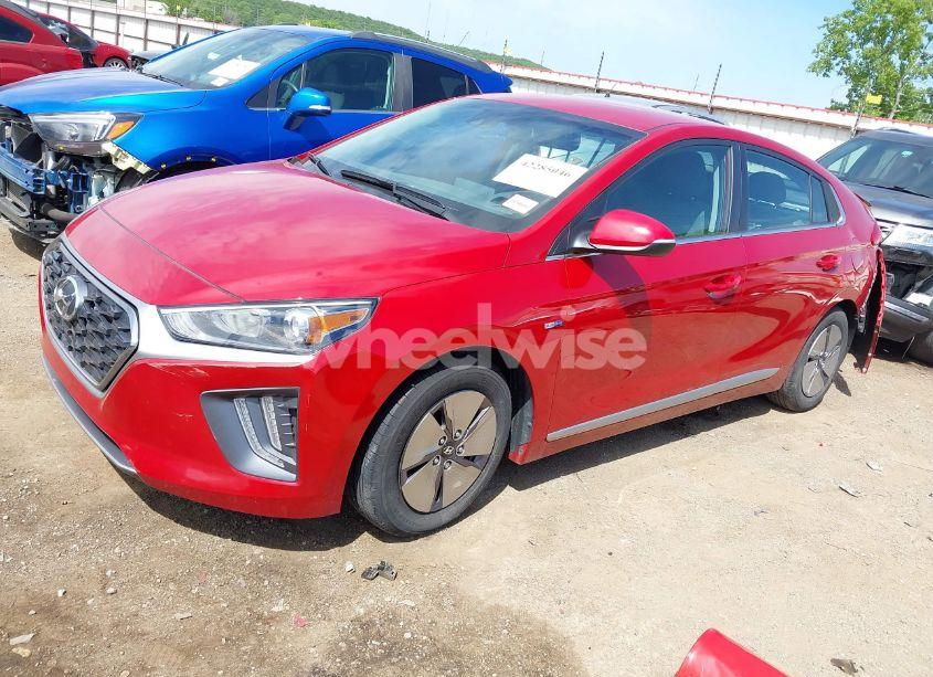 Photo 2 of 2020 Hyundai Ioniq HYBRID SE (VIN KMHC75LCXLU215373)