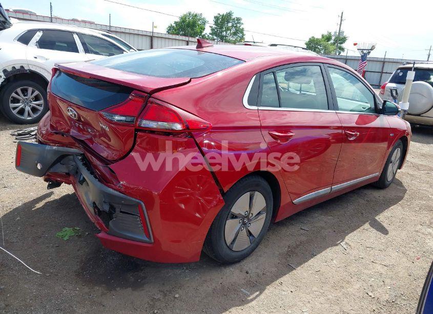 Photo 4 of 2020 Hyundai Ioniq HYBRID SE (VIN KMHC75LCXLU215373)