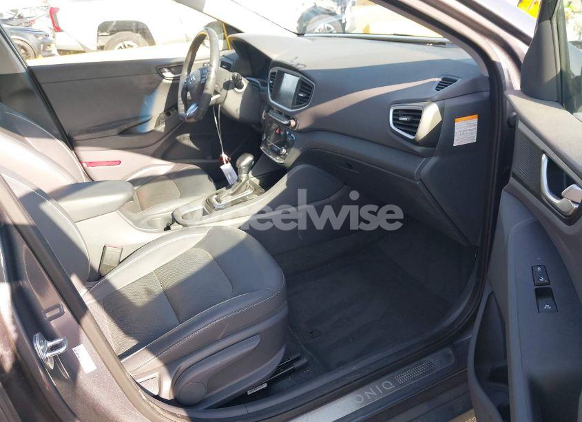 Photo 5 of 2017 Hyundai Ioniq HYBRID LIMITED (VIN KMHC85LC8HU021283)